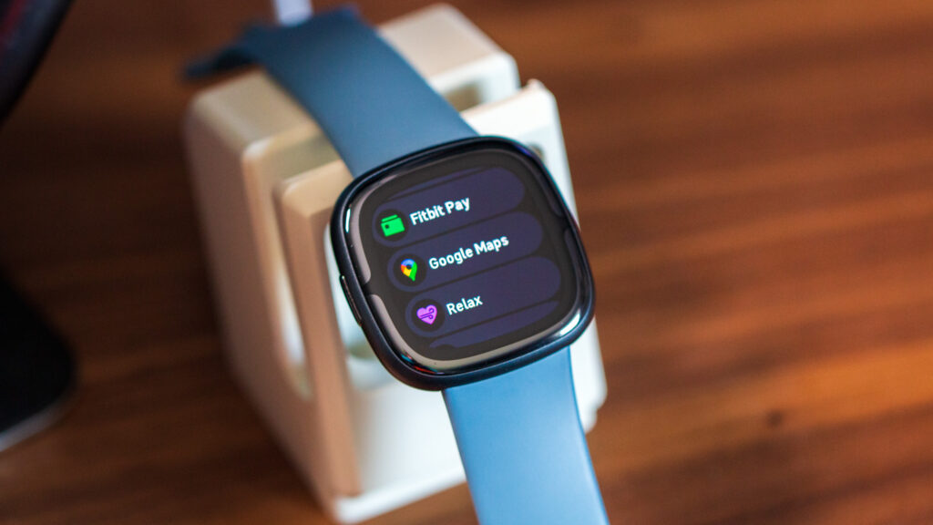 Fitbit Versa 4